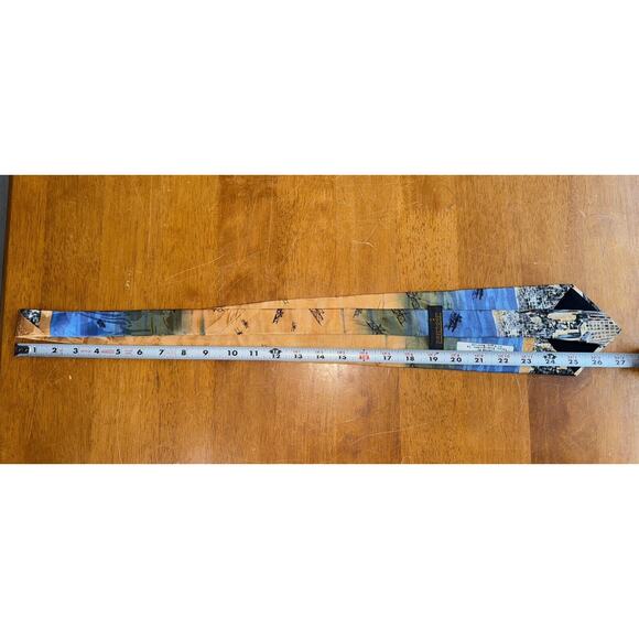 Vintage 1992 King Kong 100% Silk Necktie Directions RKO Pictures - Picture 4 of 5